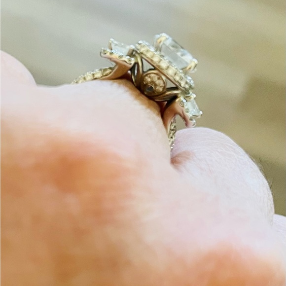 Diamond Ring - Picture 4 of 13